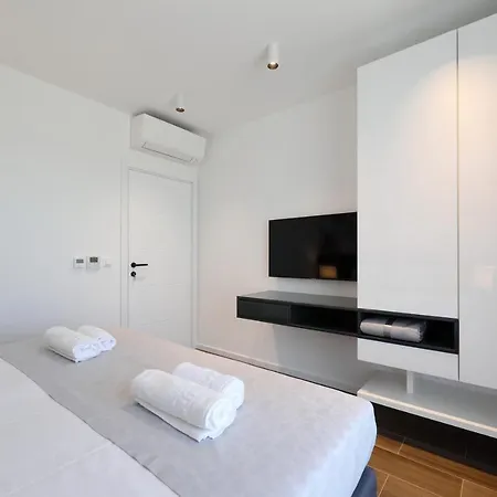 Homes4you K2 빌라 Pašman