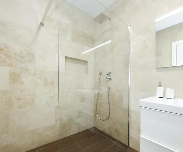 Homes4you K2 빌라 Pašman